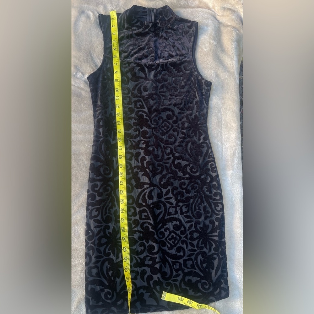 Aqua Black Patterned Midi Dress
Size M - Picture 5 of 9